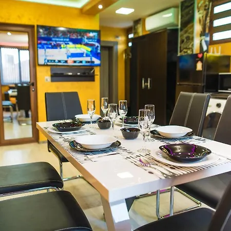 Tiana Lux Apartment Hisarya